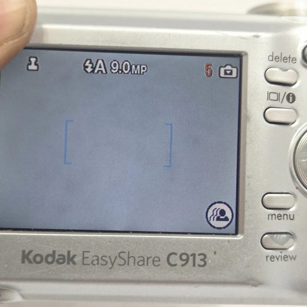Kodak EasyShare C913 9.2MP Digital Camera Silver 3x Optical Zoom Blur Reduction